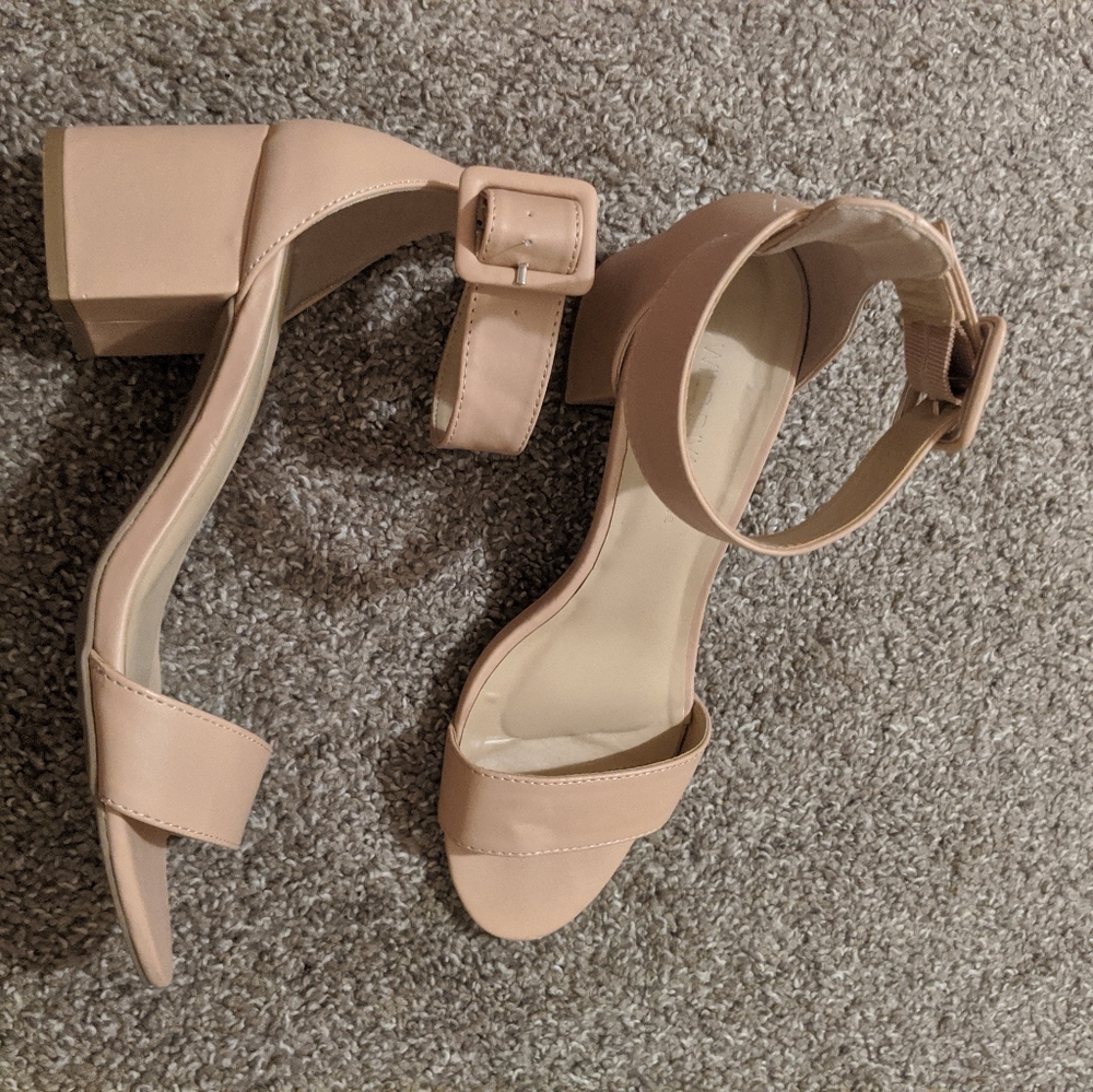 Block heel sandals
